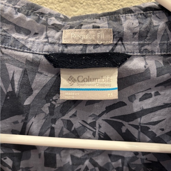 Columbia Gray Patterned Short Sleeve Button Up - Picture 2 of 5
